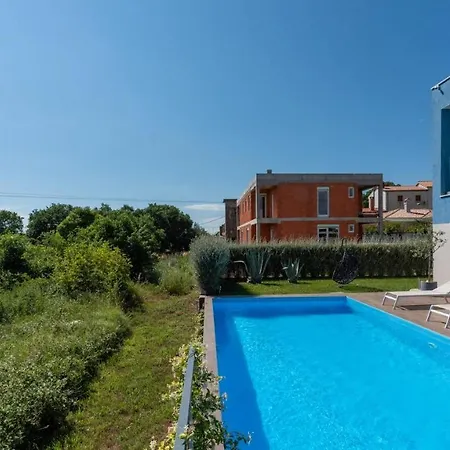 Chic Guest house *