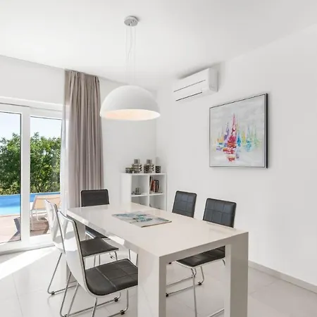 Chic Guest house *